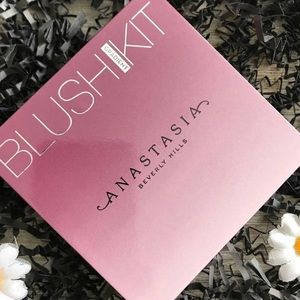 🌟ABH BLUSH KIT🌟